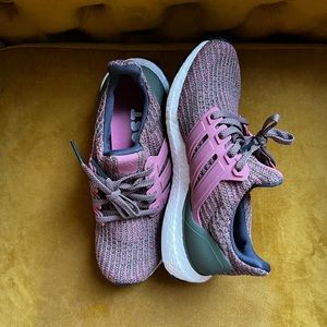 NEVER WORN.
adidas Ultra Boost 4.0
Style BB6495 Retails 180.